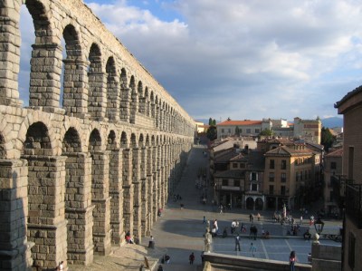 as many arches as there are drafts to reach the perfect poem, perhaps?
