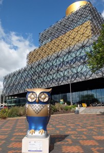Birmingham library exterior with owl (owl parade)