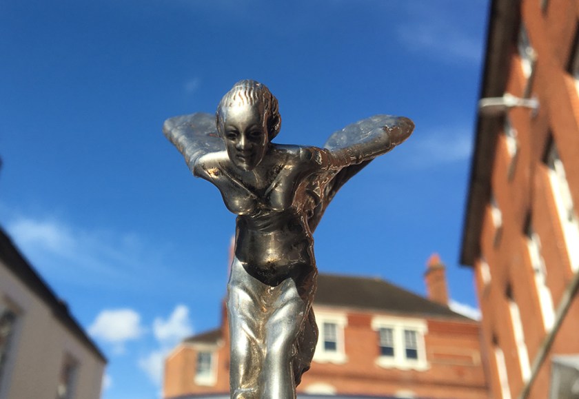 Rolls Royce emblem spirit of ecstasy